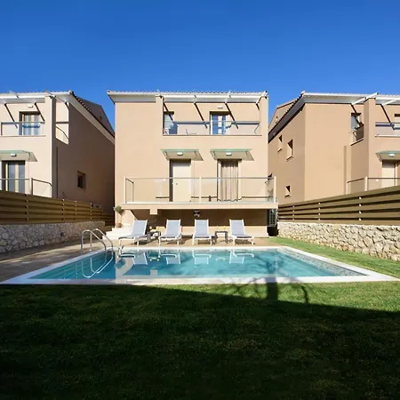 Efilenia Luxury By Nestivo Hospitality *